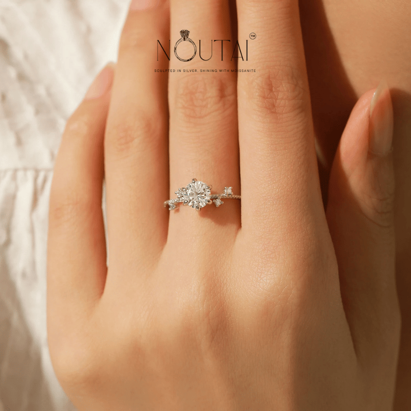 Noutai 1ct Moissanite Flower Ring – 6 Claw 925 Sterling Silver