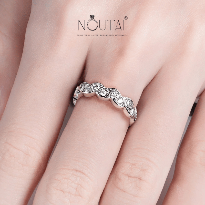 Noutai Moissanite Leaf Wedding Band – 925 Sterling Silver