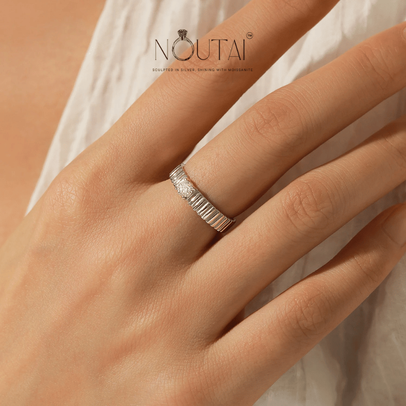 Noutai 0.3ct D Color Moissanite Ring – 925 Sterling Silver