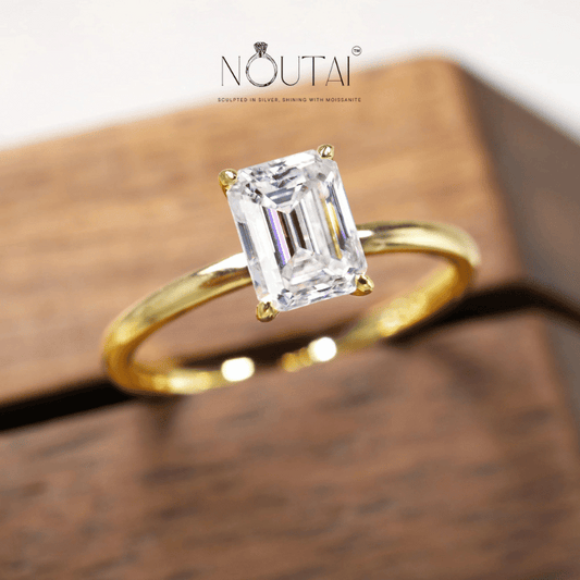Noutai Emerald Cut Moissanite Solitaire Ring – 925 Sterling Silver