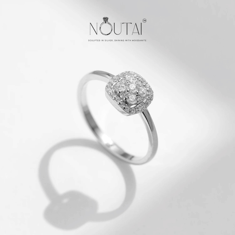 Noutai Sparkling VVS1 D Color Pave Moissanite Ring – 925 Sterling Silver
