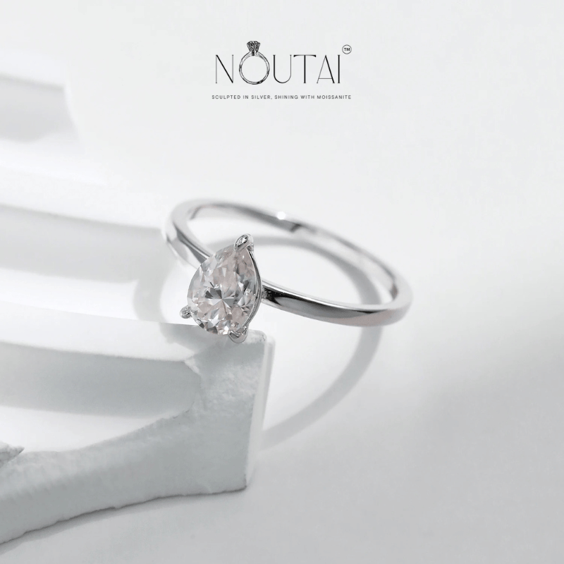 Noutai 0.8ct D Color Pear Cut Moissanite Ring – 925 Sterling Silver