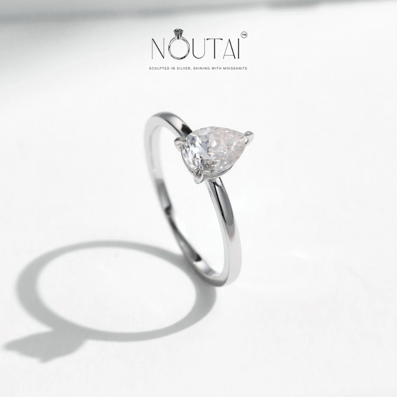 Noutai 0.8ct D Color Pear Cut Moissanite Ring – 925 Sterling Silver