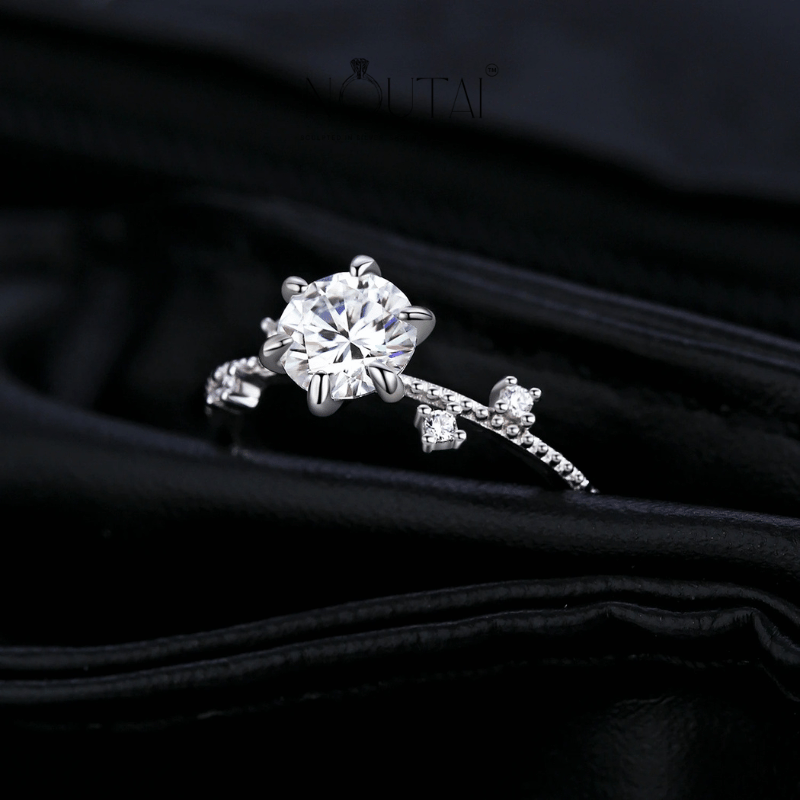 Noutai 1ct Moissanite Flower Ring – 6 Claw 925 Sterling Silver