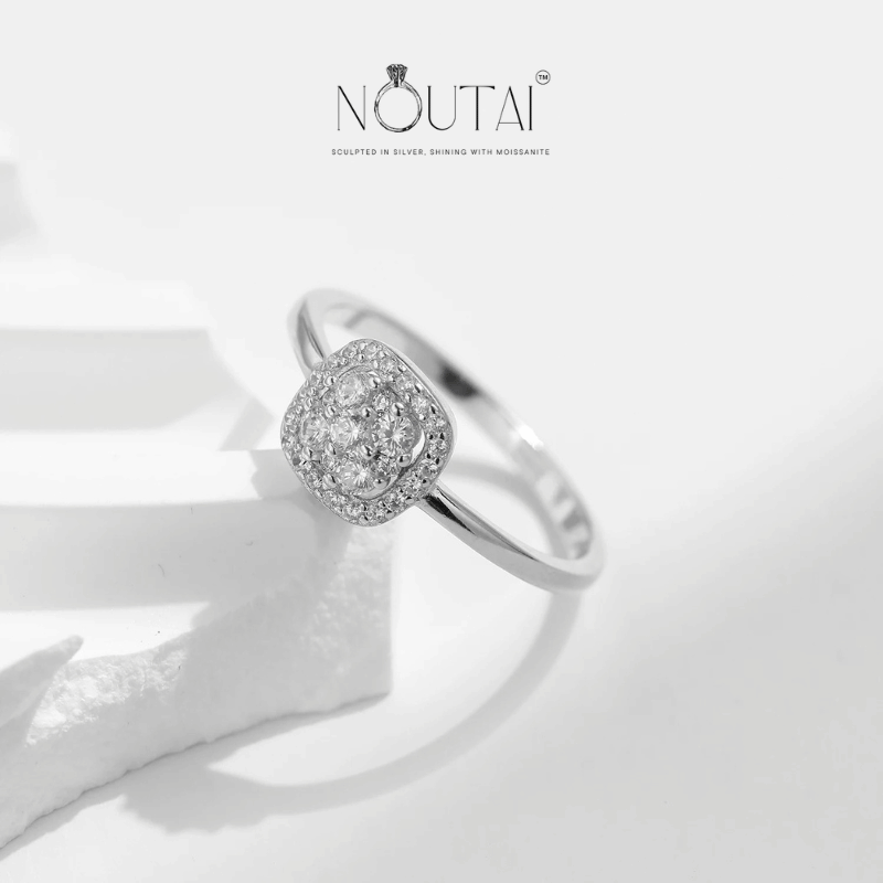 Noutai Sparkling VVS1 D Color Pave Moissanite Ring – 925 Sterling Silver