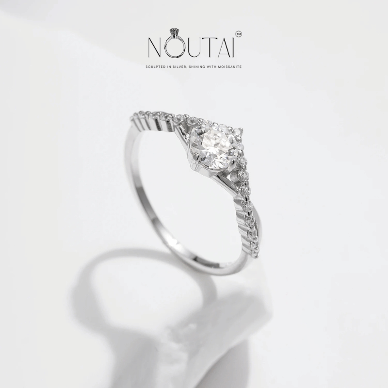 Noutai Crown D Color Moissanite Delicate Lab Diamond Ring – 925 Sterling Silver