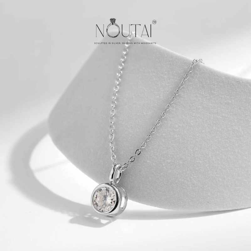 Noutai 1ct D Color Round Bezel Moissanite Pendant – 925 Sterling Silver