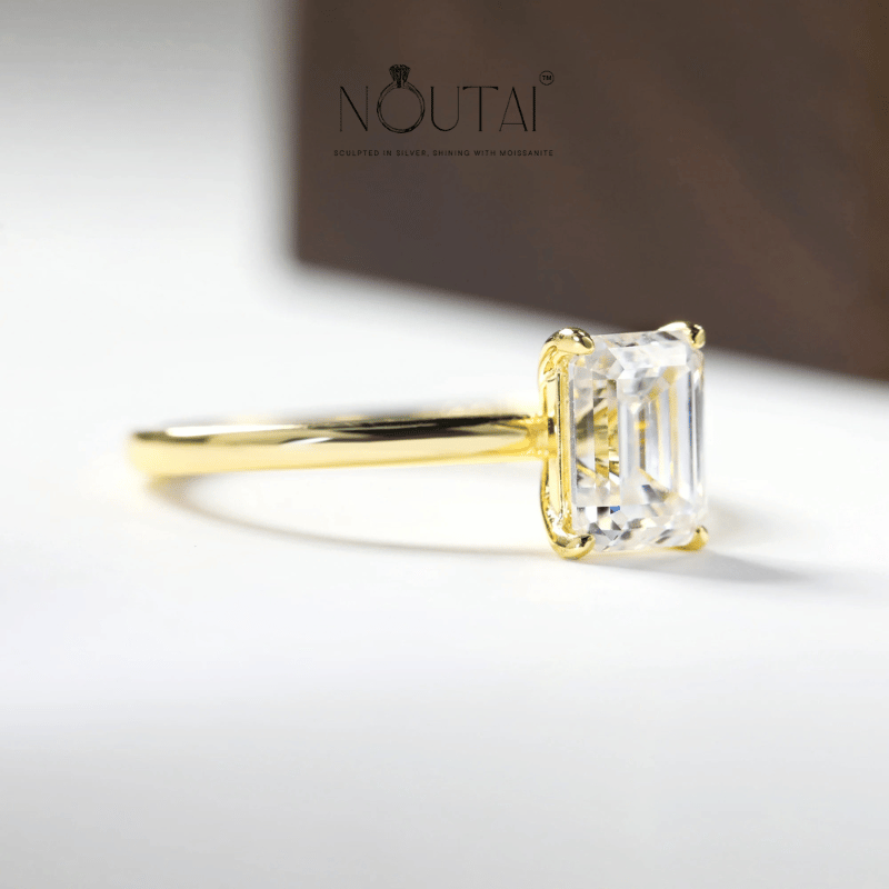 Noutai Emerald Cut Moissanite Solitaire Ring – 925 Sterling Silver