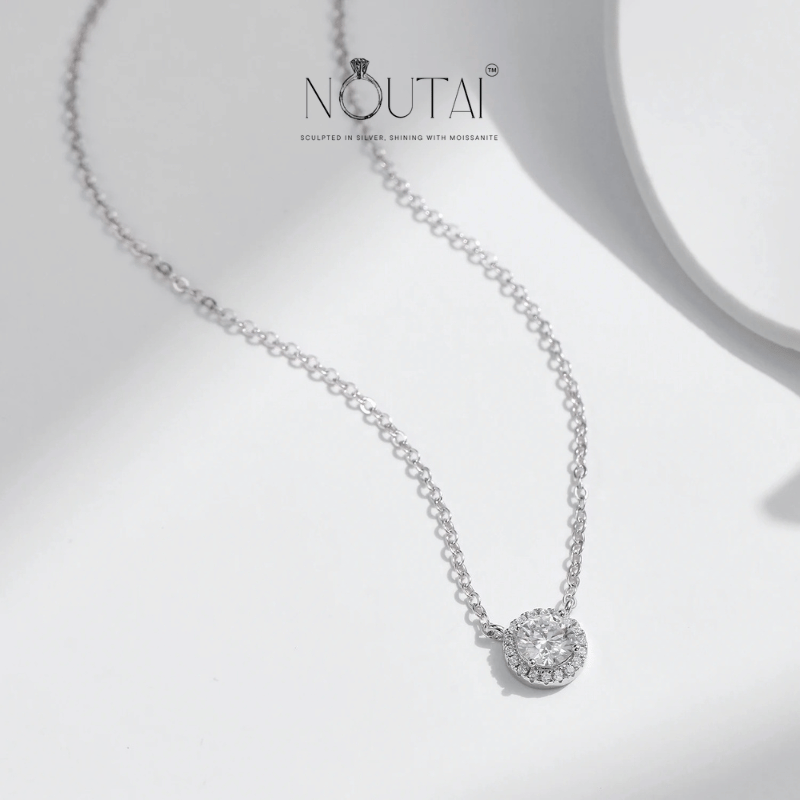 Noutai 0.8ct D Color Classic Halo Moissanite Pendant – 925 Sterling Silver