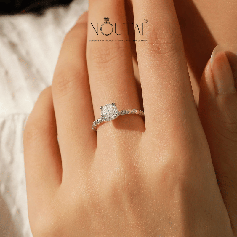 Noutai 1ct Sparkling Twist Moissanite Wedding Band – 925 Sterling Silver