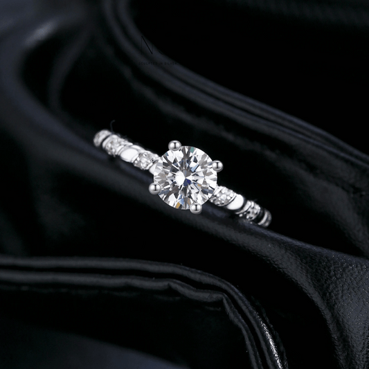 Noutai 1ct Sparkling Twist Moissanite Wedding Band – 925 Sterling Silver