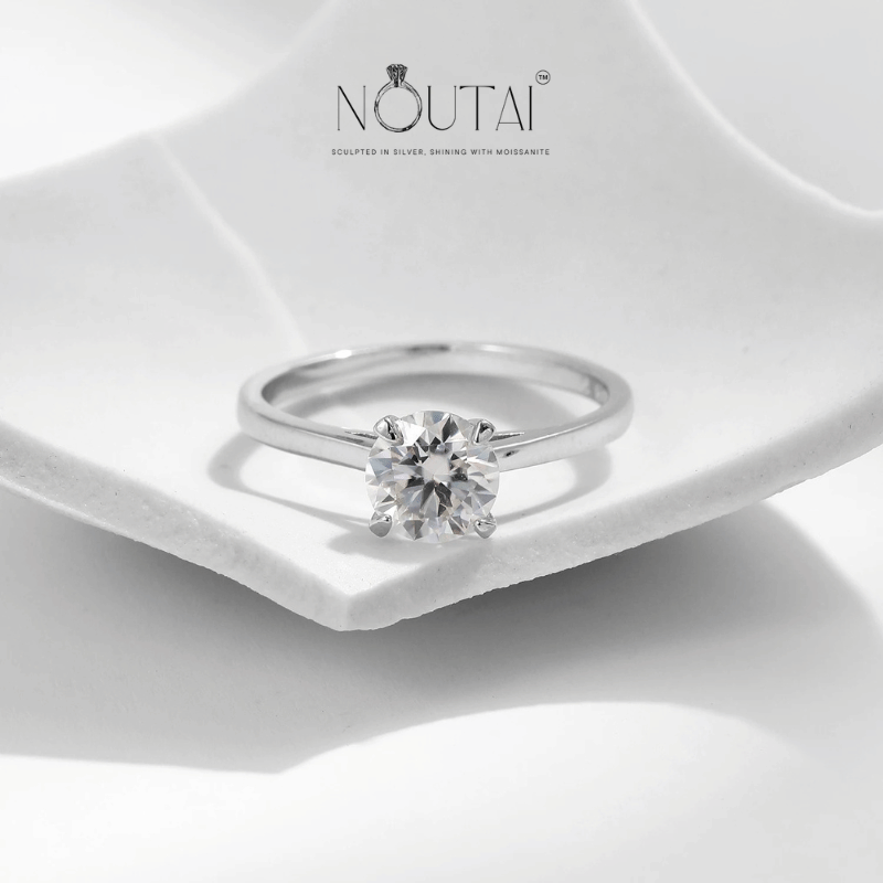 Noutai 1ct D Color Round Moissanite Ring – 925 Sterling Silver