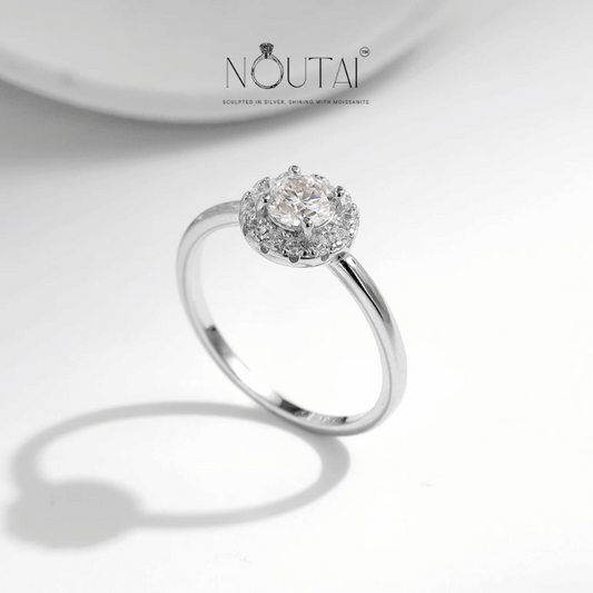 Noutai 0.5ct D Color VVS1 Round Moissanite Ring – 925 Sterling Silver
