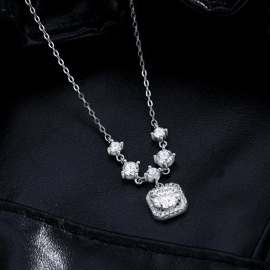 Noutai 1ct D Color Moissanite Halo Pendant Necklace – 925 Sterling Silver
