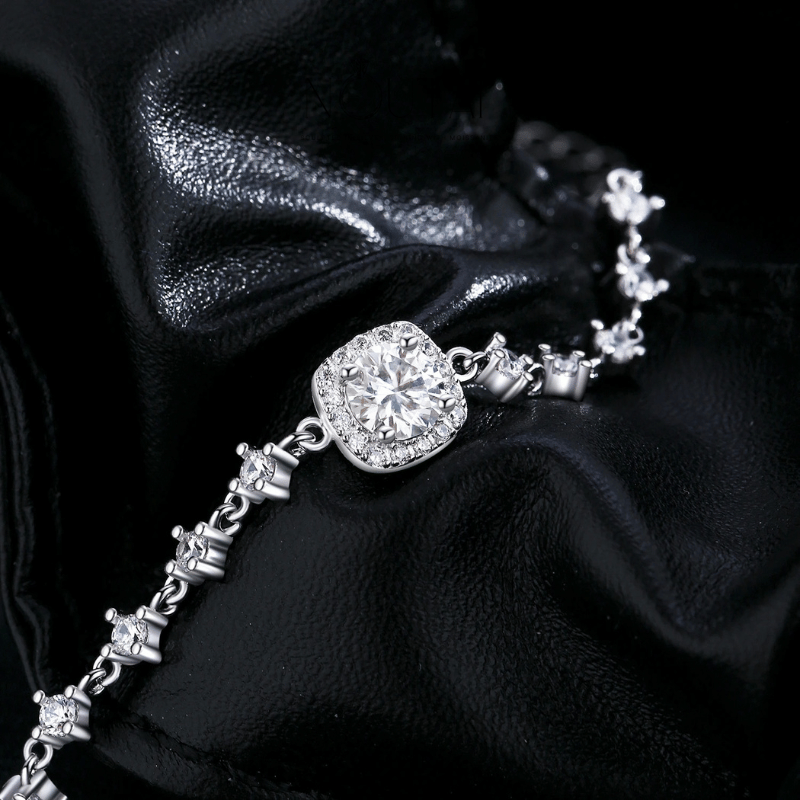 Noutai 0.8ct D Color Moissanite Halo Bracelet – 925 Sterling Silver